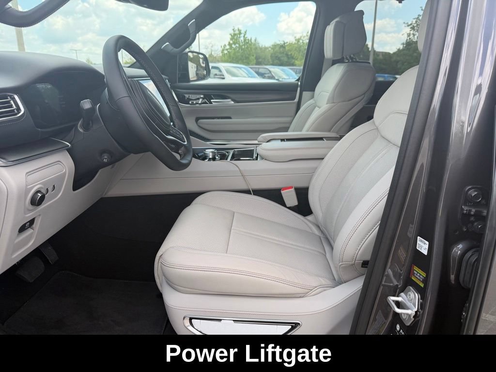 New 2026 Jeep Grand Wagoneer Summit w/ 8-Passenger Seating Package AWD/4WD image 15
