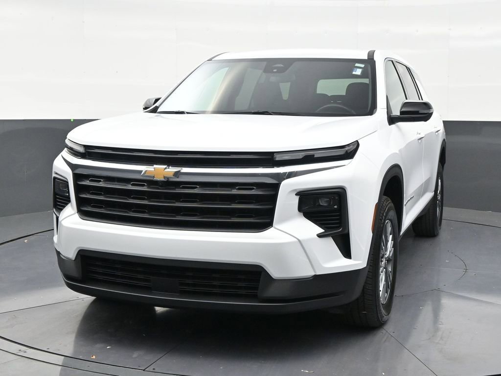 Used 2024 Chevrolet Traverse LS FWD image 8