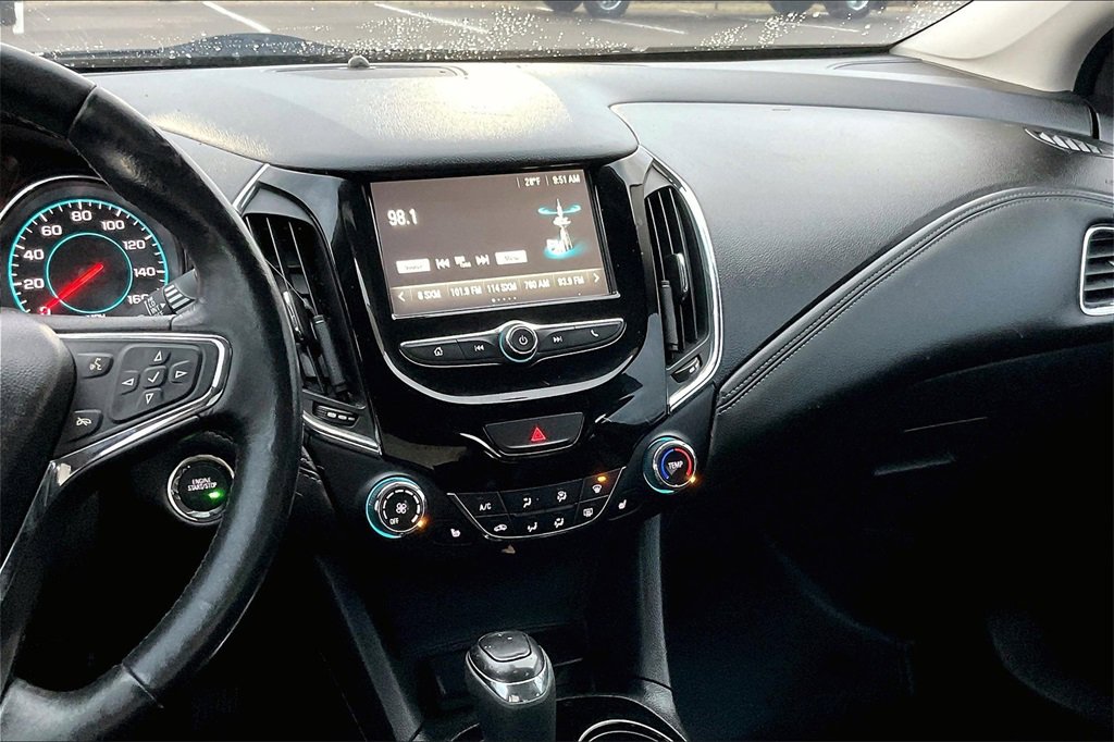 Used 2017 Chevrolet Cruze Premier image 6