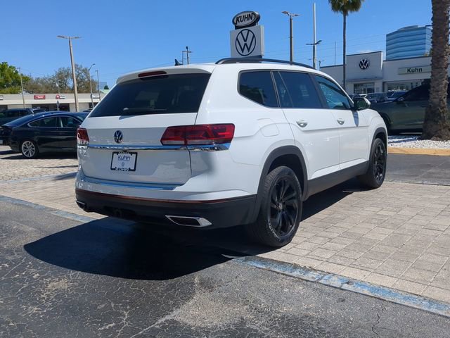 Certified 2023 Volkswagen Atlas SE w/ Panoramic Sunroof Package image 3