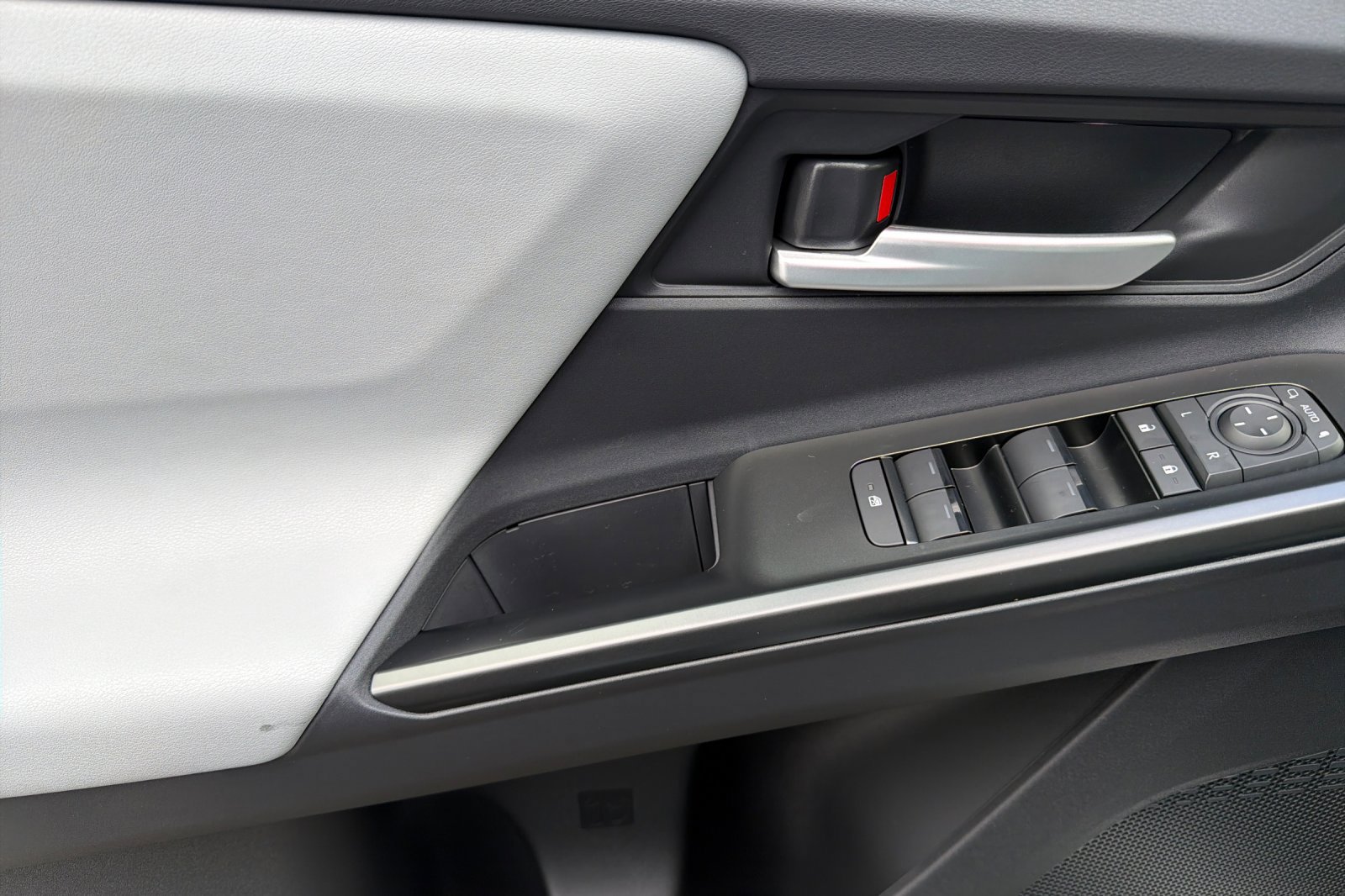 New 2026 Subaru Solterra Premium image 11
