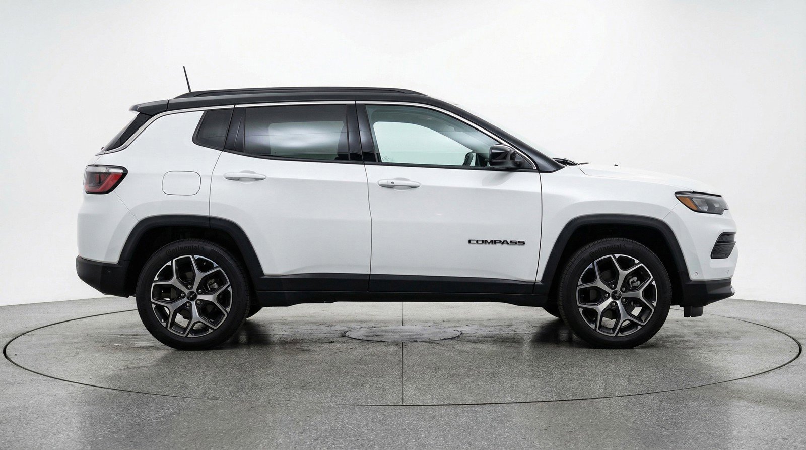 Used 2025 Jeep Compass Limited image 11