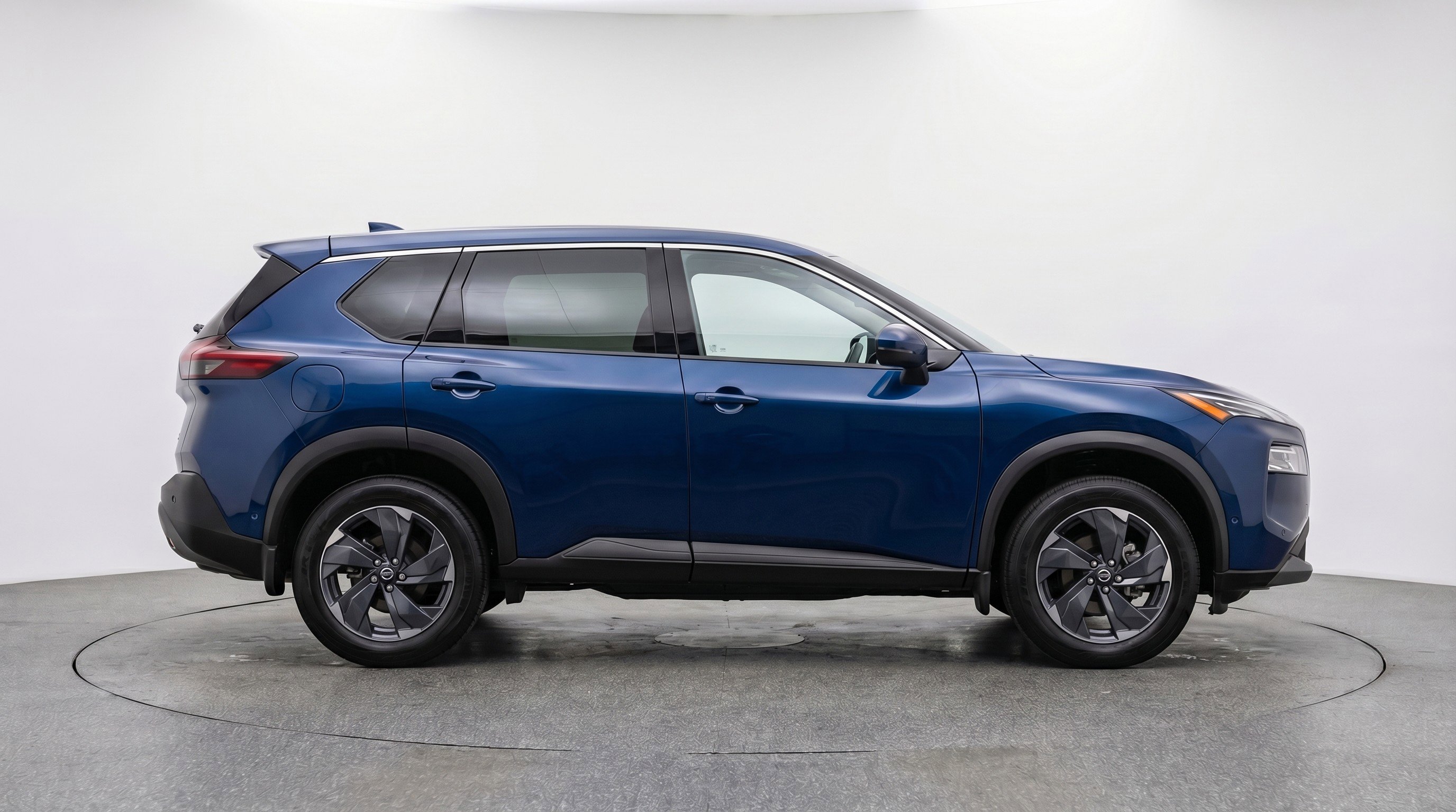 Used 2025 Nissan Rogue SV AWD/4WD image 11