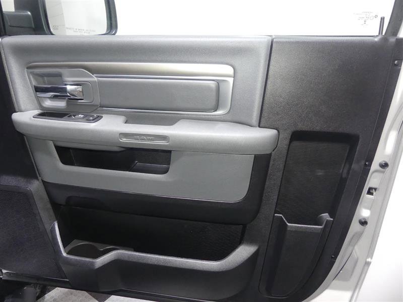 Used 2016 RAM 2500 Tradesman w/ Chrome Appearance Group image 16