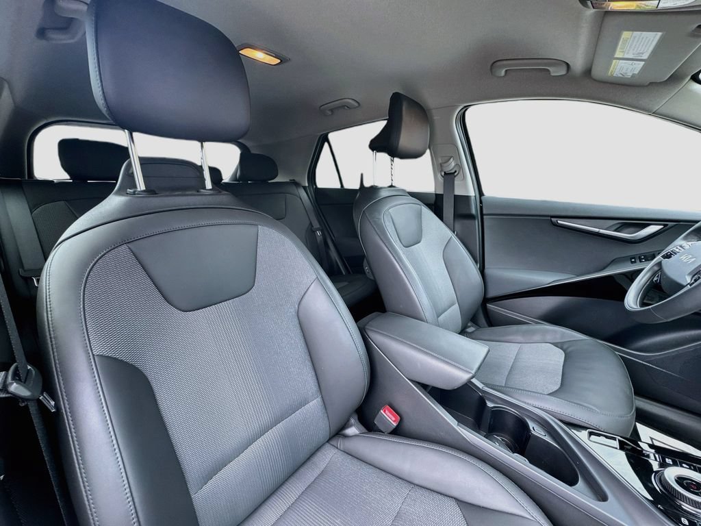 Certified 2023 Kia Niro Wind w/ Wind Preserve Package FWD image 31