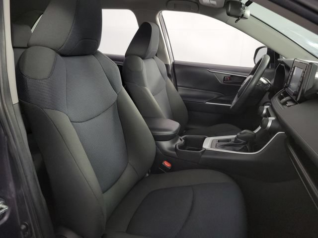 Used 2022 Toyota RAV4 LE FWD image 15
