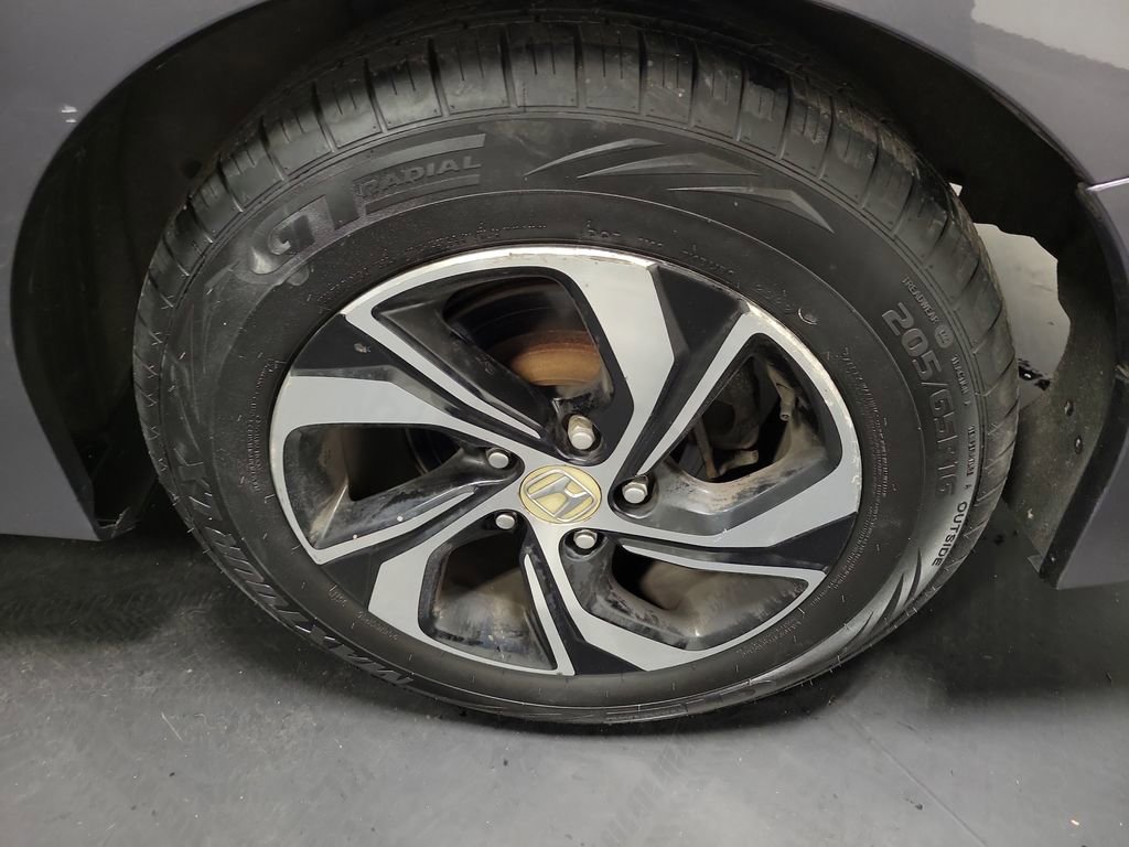 Used 2017 Honda Accord LX image 10