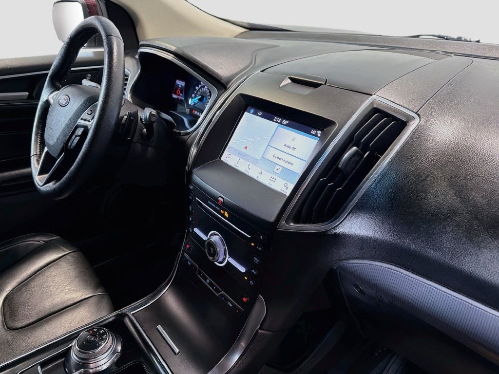 Used 2019 Ford Edge Titanium w/ Cold Weather Package AWD/4WD image 26