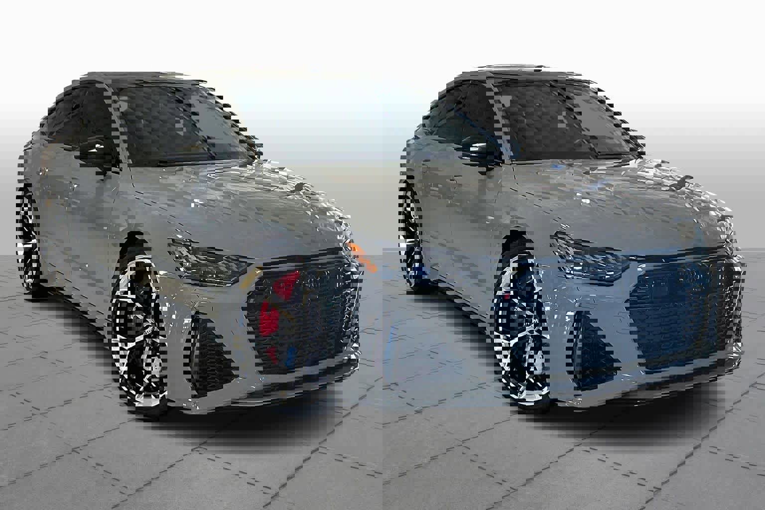 Used 2024 Audi RS 7 Performance w/ Black Optic Package image 2