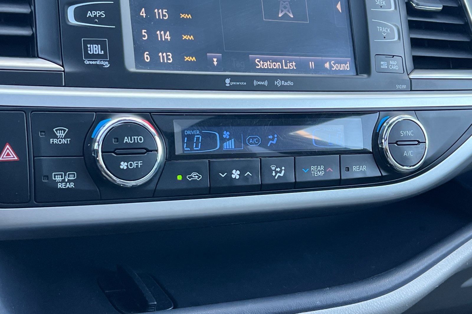 Certified 2019 Toyota Highlander Limited Platinum AWD/4WD image 20