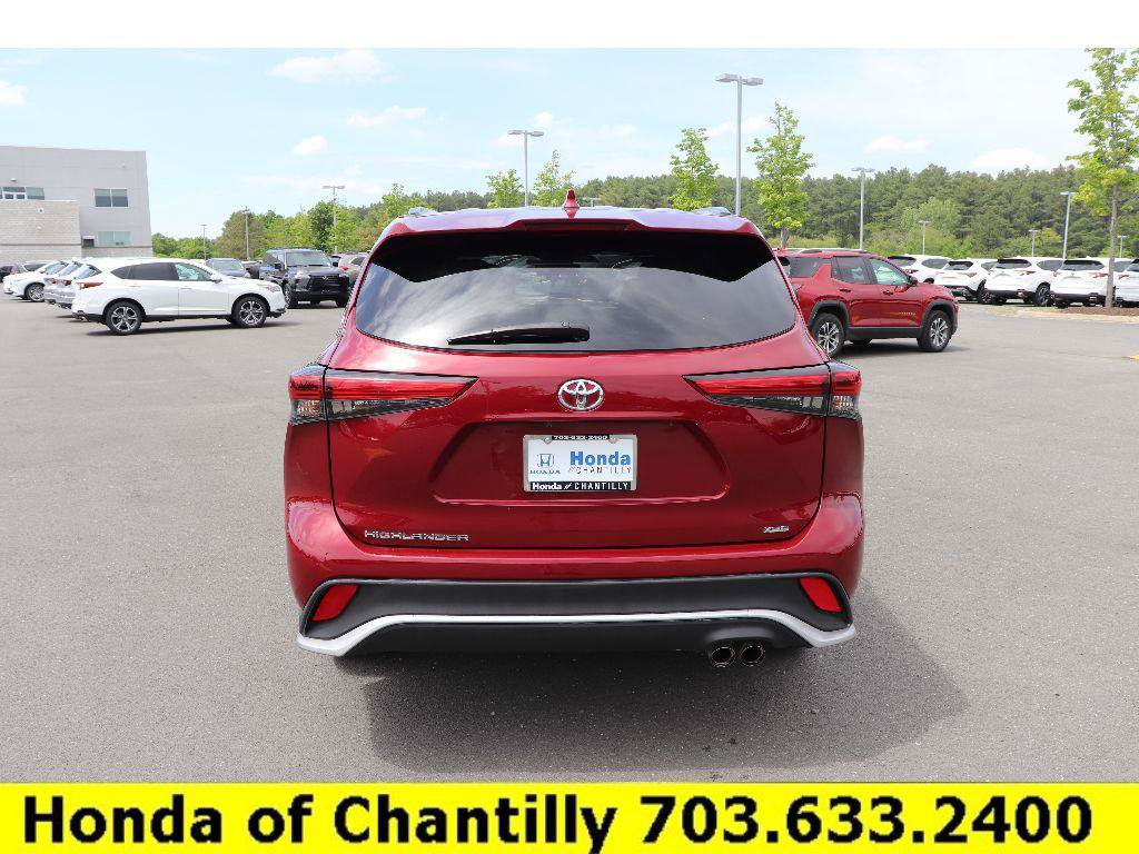 Used 2022 Toyota Highlander XSE FWD image 6