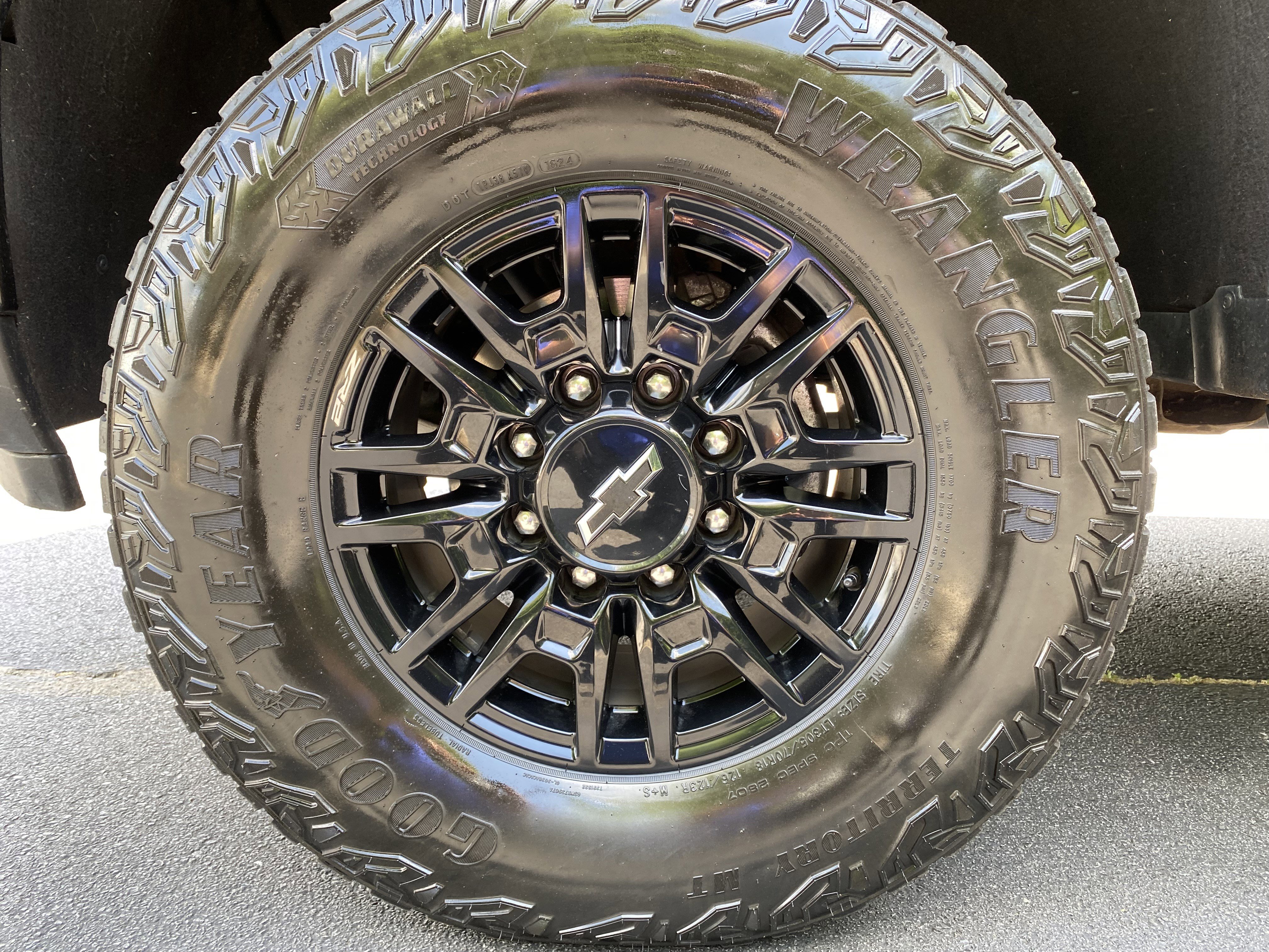 Used 2024 Chevrolet Silverado 2500 ZR2 w/ Technology Package AWD/4WD image 13