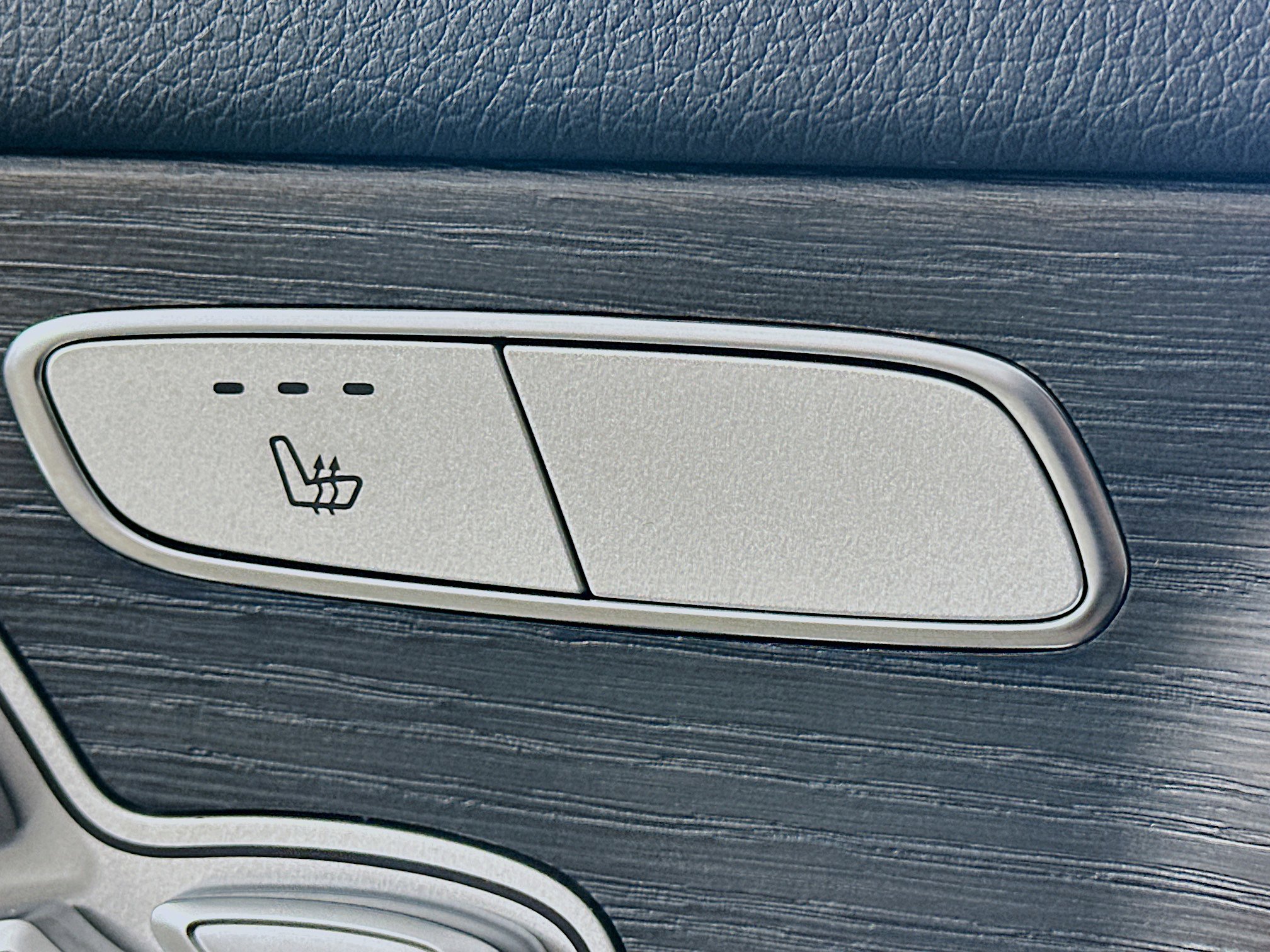 Used 2022 Mercedes-Benz GLC 300 4MATIC w/ Multimedia Package Lite image 26