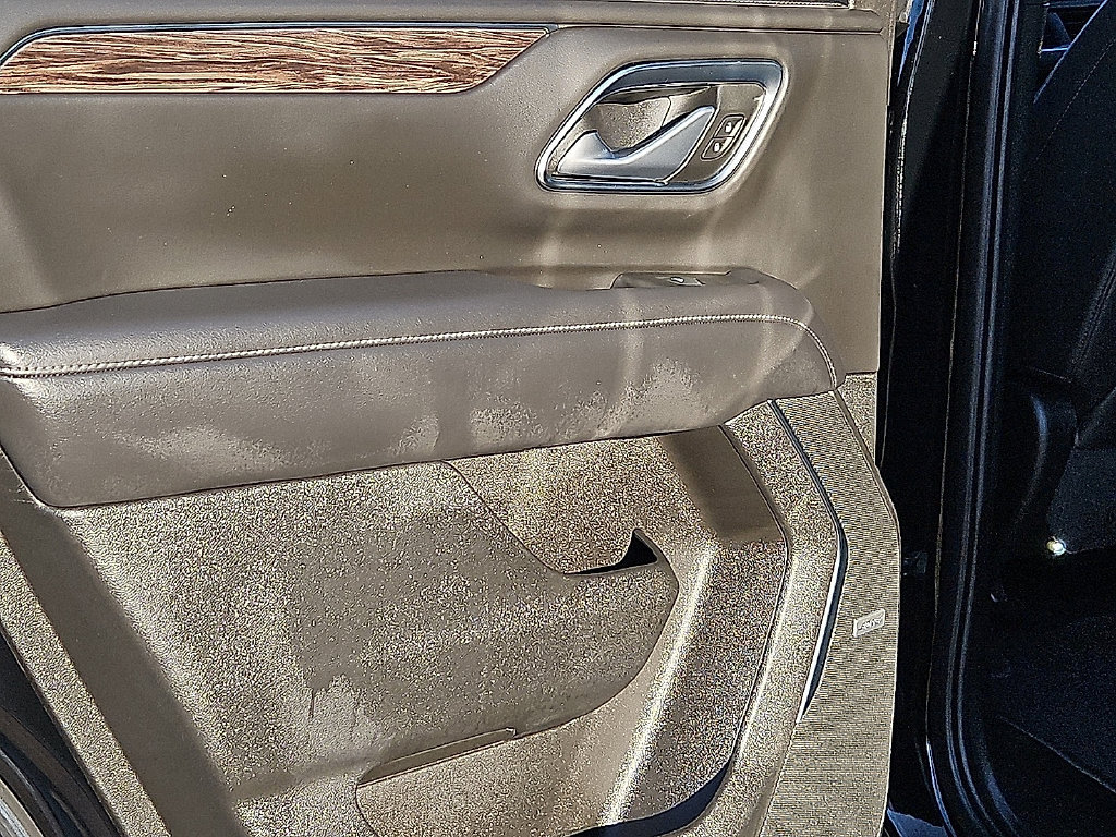 Used 2022 Chevrolet Tahoe LT w/ Luxury Package RWD image 15