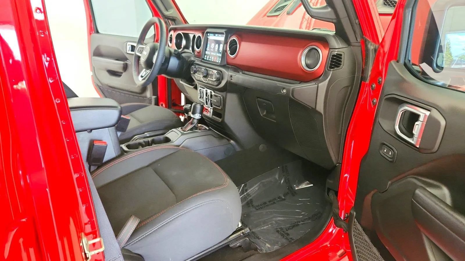 Used 2023 Jeep Gladiator Rubicon w/ Cold Weather Group AWD/4WD image 27
