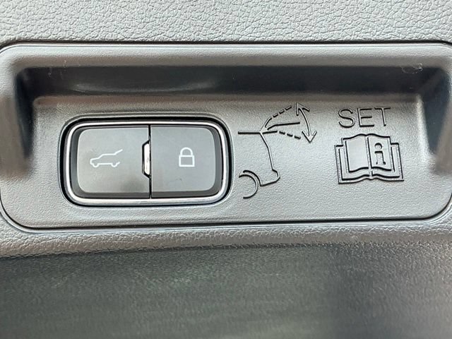 Used 2024 Ford Explorer XLT w/ Equipment Group 202A AWD/4WD image 24