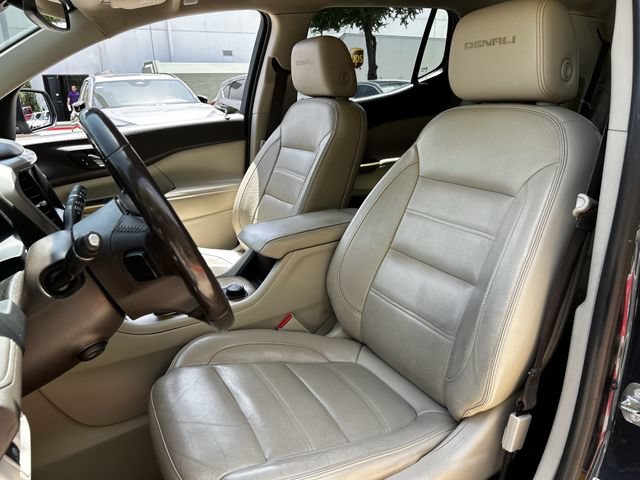 Used 2018 GMC Acadia Denali w/ Technology Package FWD image 29