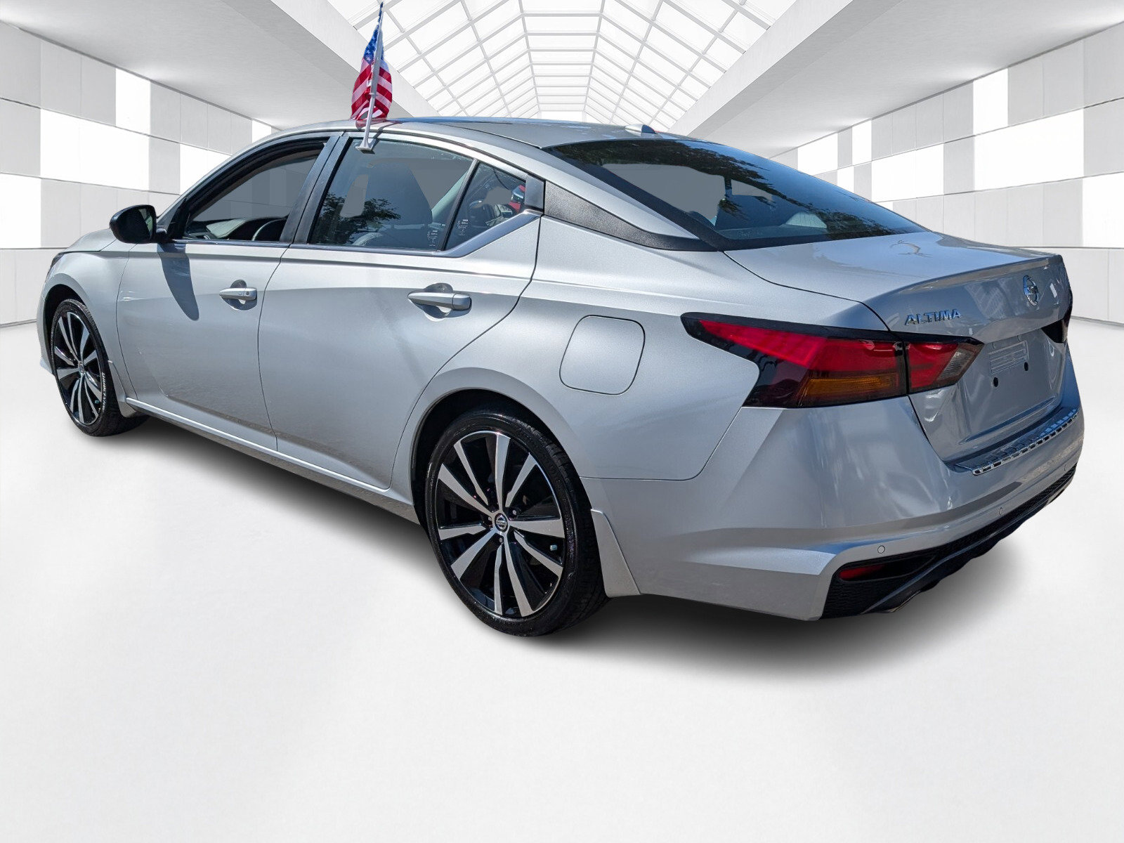 Certified 2021 Nissan Altima 2.5 SR FWD image 5