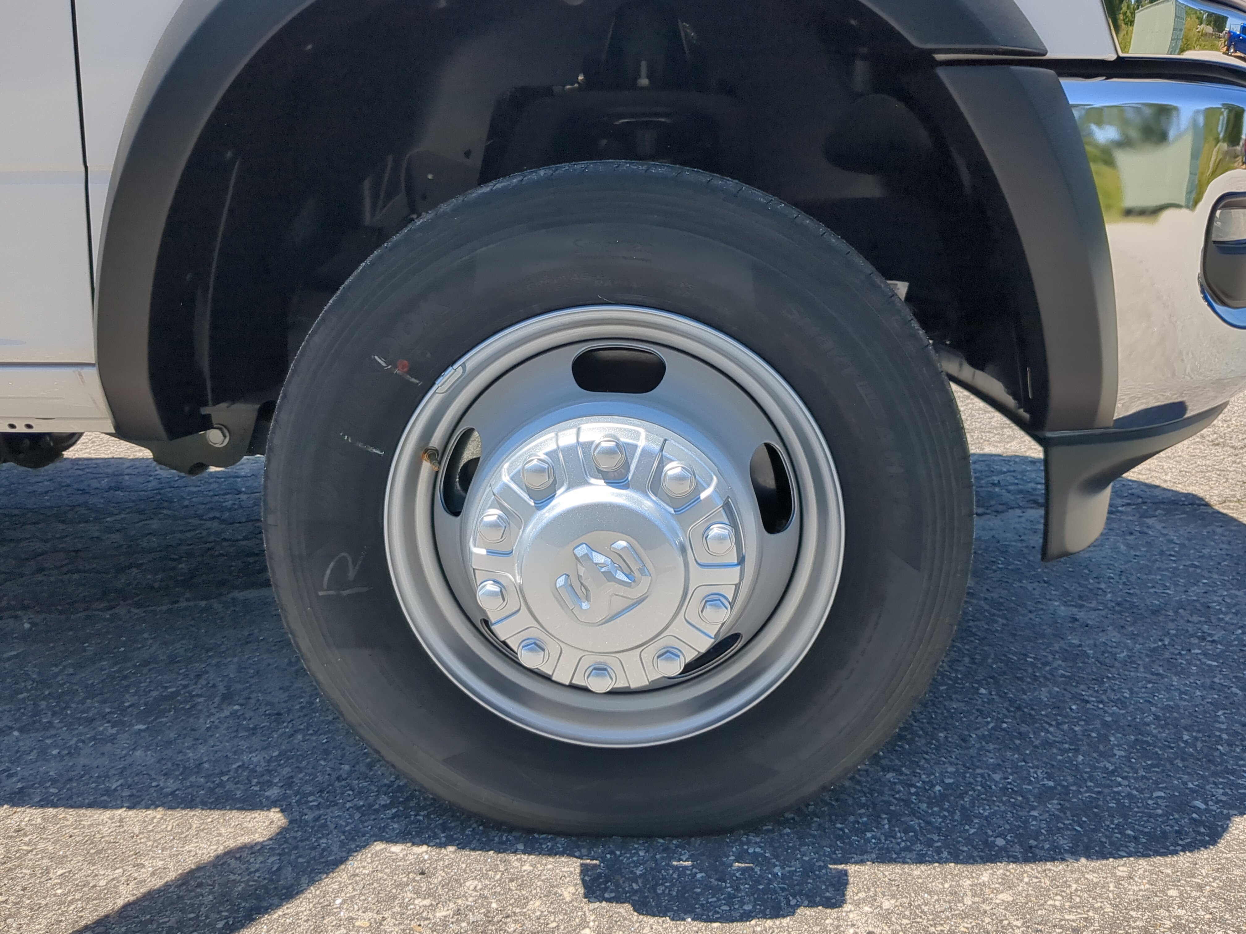 New 2025 RAM 4500 Tradesman AWD/4WD image 9