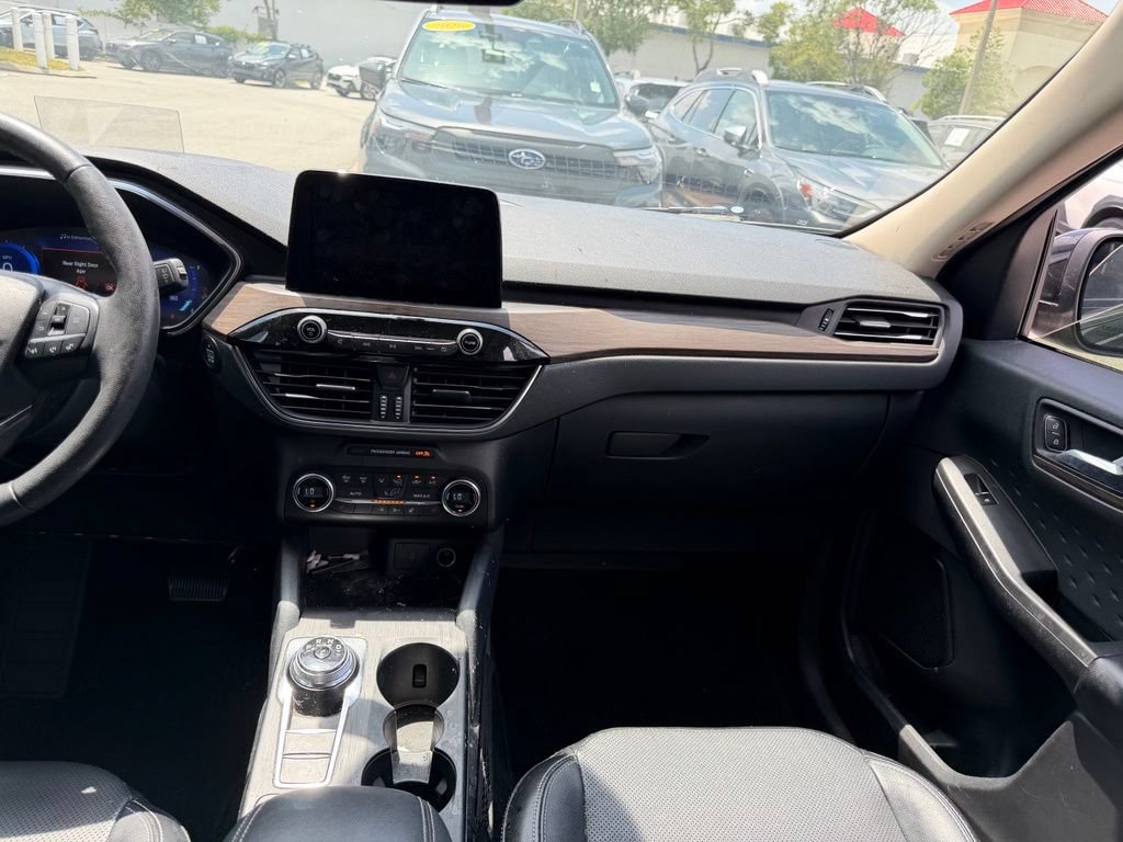 Used 2020 Ford Escape Titanium FWD image 19