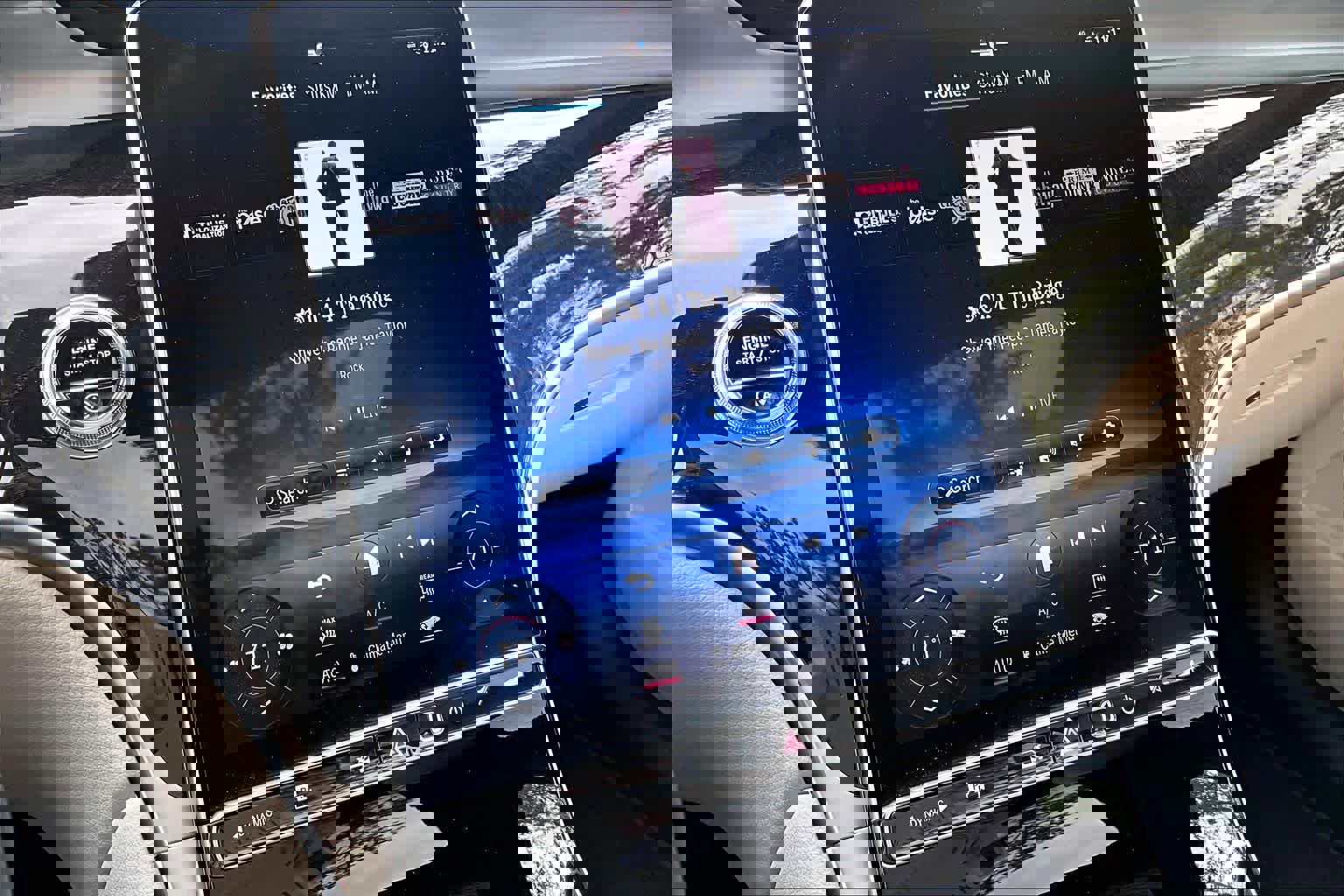 Used 2024 Mercedes-Benz GLC 300 4MATIC image 35