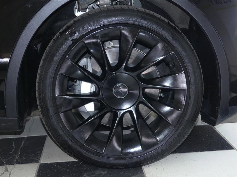 Used 2023 Tesla Model Y Long Range image 30