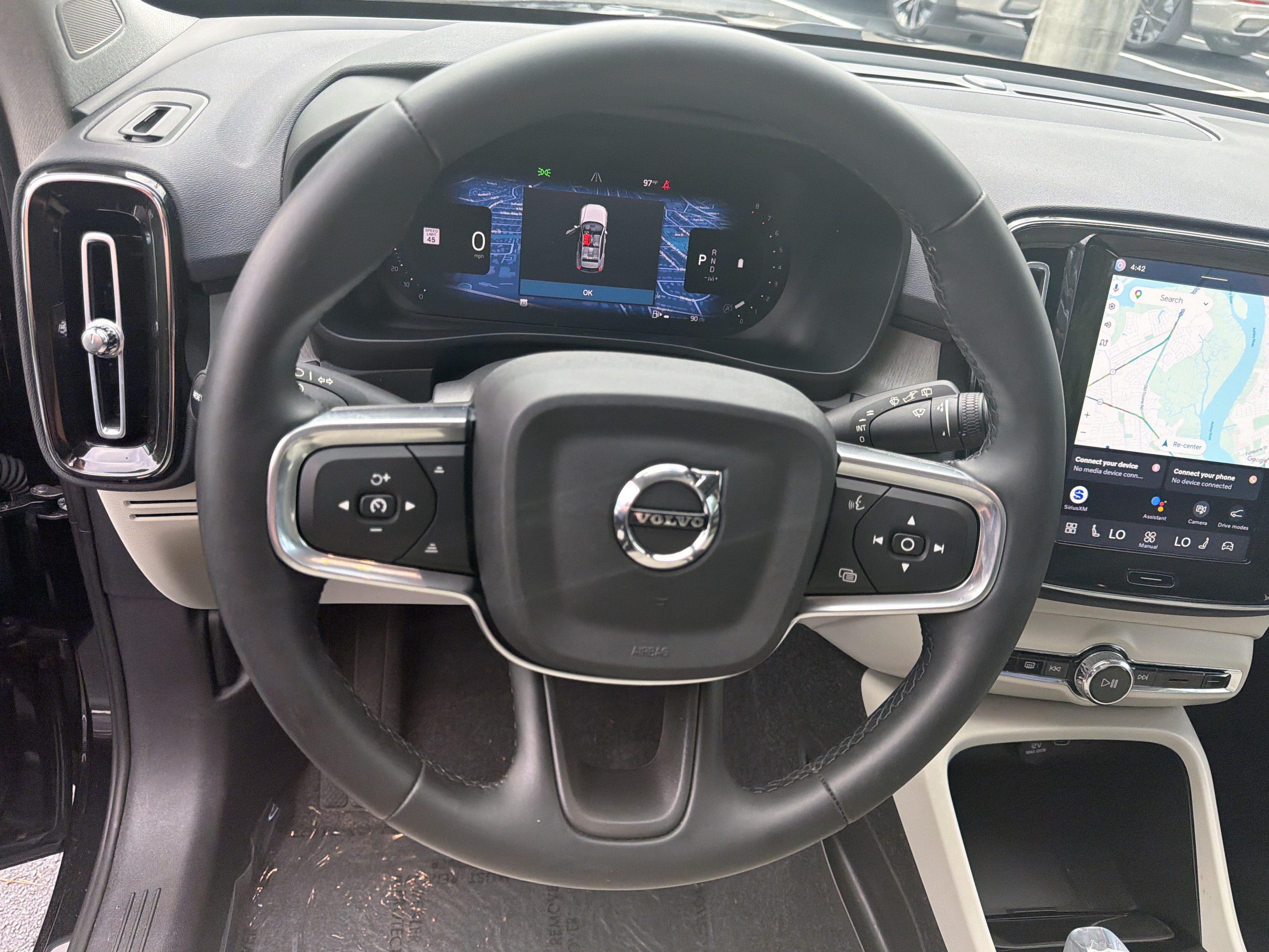 Certified 2025 Volvo XC40 B5 Plus AWD/4WD image 18