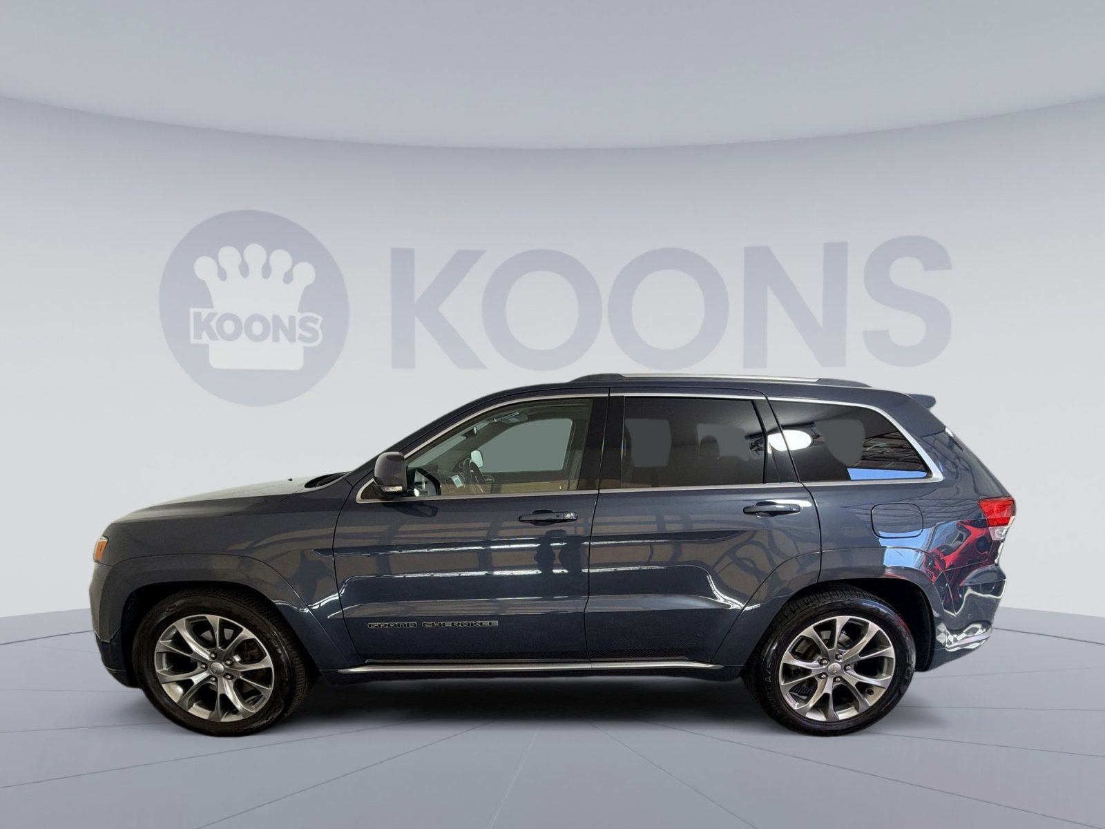 Used 2021 Jeep Grand Cherokee Summit image 2