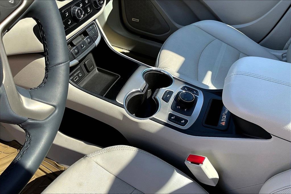 Used 2024 GMC Terrain Denali image 20