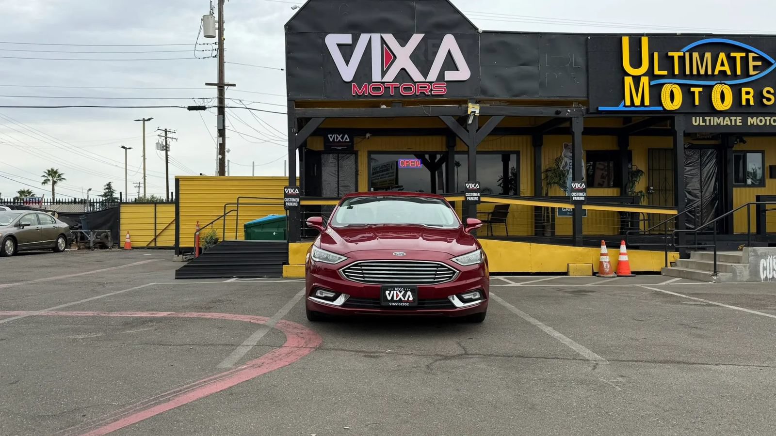 Used 2017 Ford Fusion Energi Titanium FWD image 2