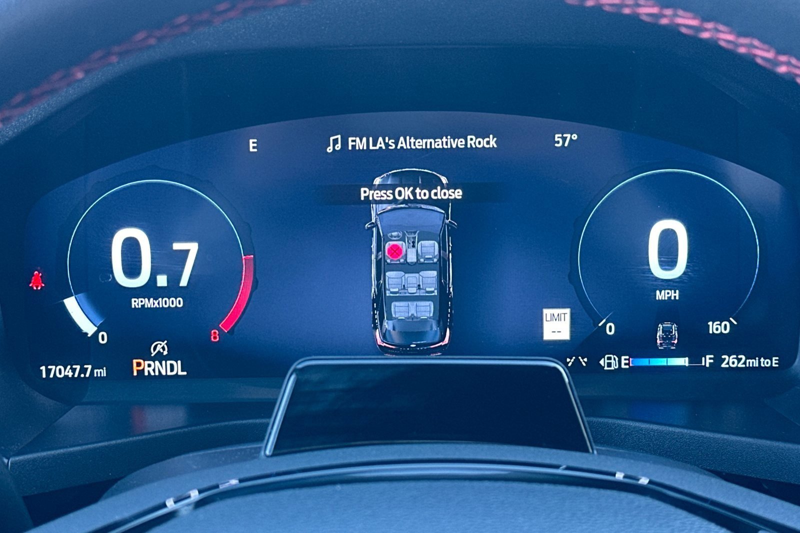 Used 2025 Ford Explorer ST-Line w/ ST-Line Street Pack image 24