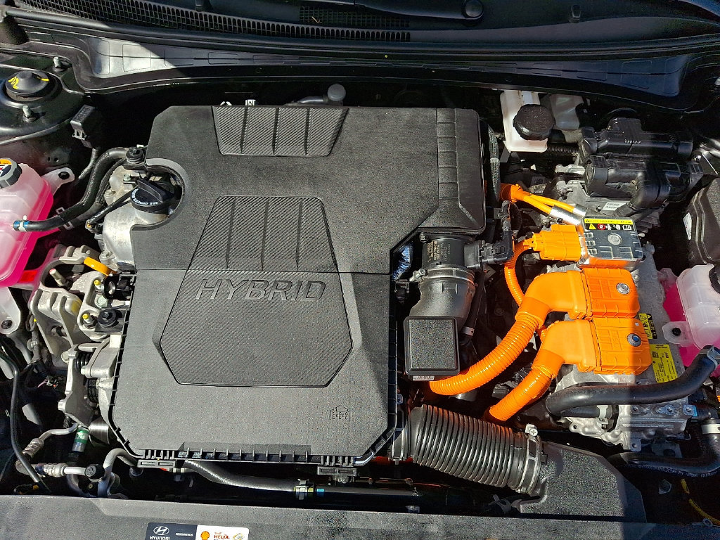 Certified 2025 Hyundai Elantra Limited FWD image 29
