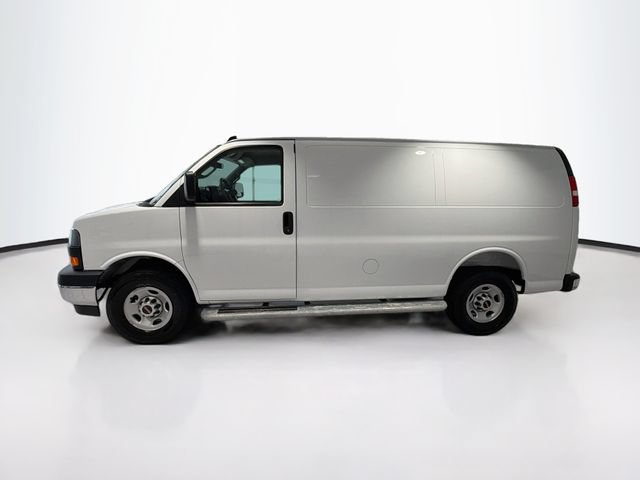 Used 2025 GMC Savana 2500 w/ Driver Convenience Package RWD image 4