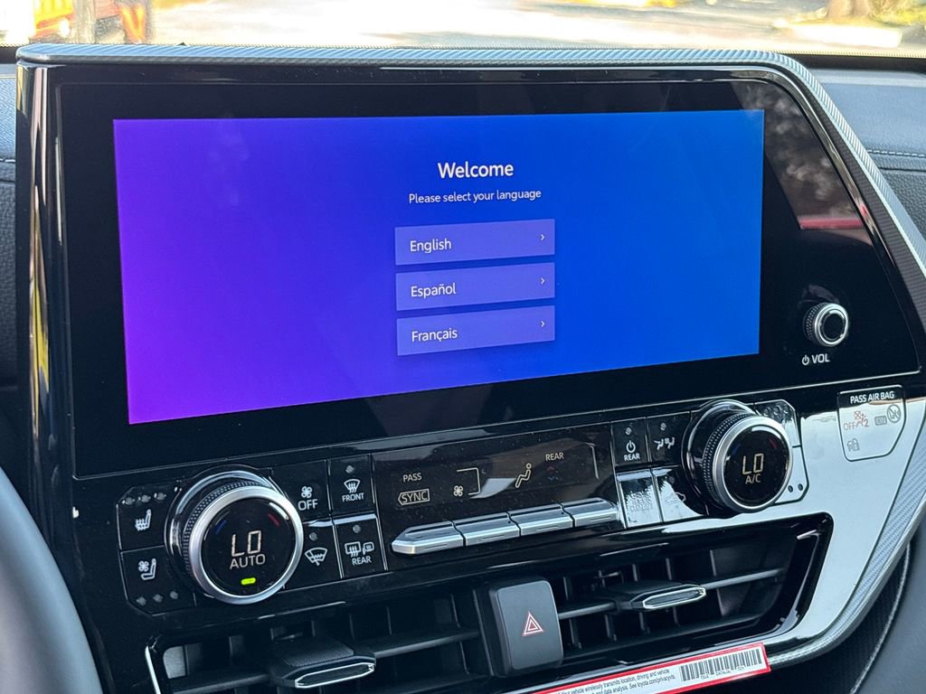 New 2026 Toyota Highlander Platinum image 18