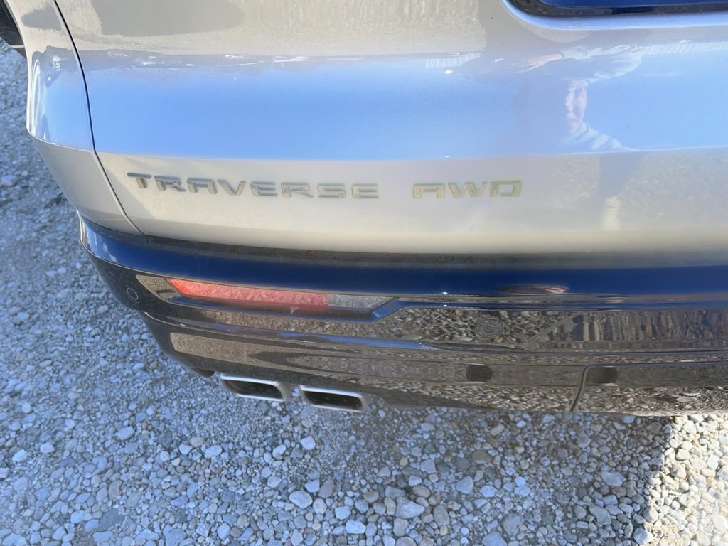 Used 2024 Chevrolet Traverse RS image 33