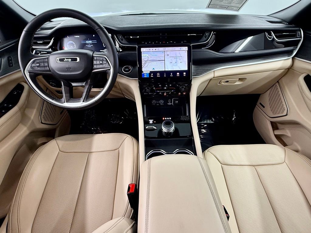 Used 2023 Jeep Grand Cherokee Limited w/ Luxury Tech Group II image 35