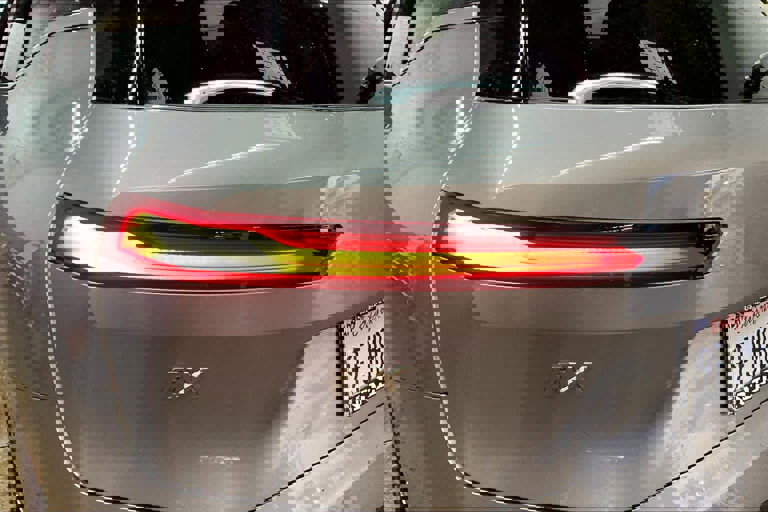 Used 2023 BMW iX xDrive50 image 31