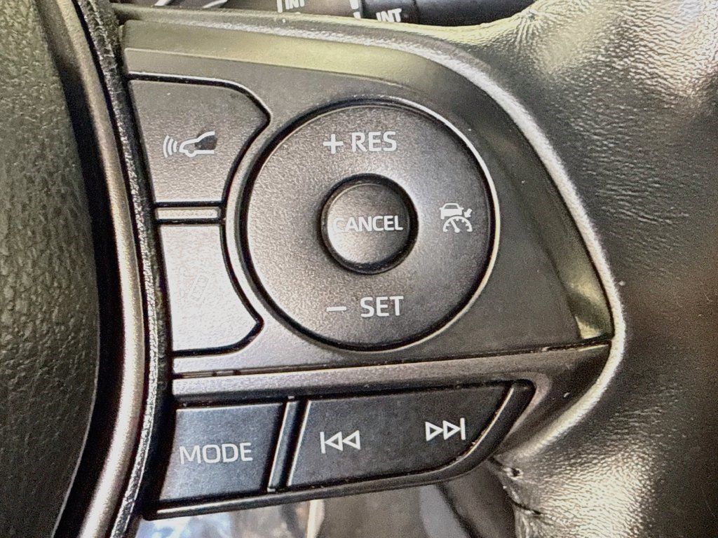 Used 2021 Toyota Camry SE FWD image 14