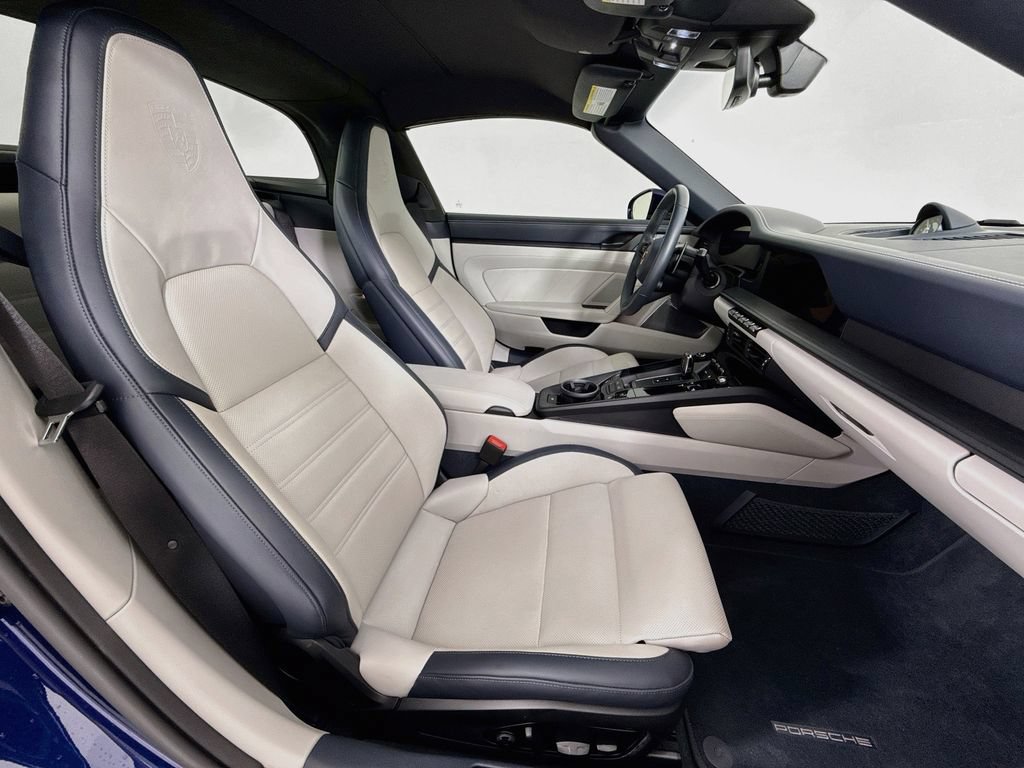 Certified 2025 Porsche 911 Targa 4 GTS AWD/4WD image 28