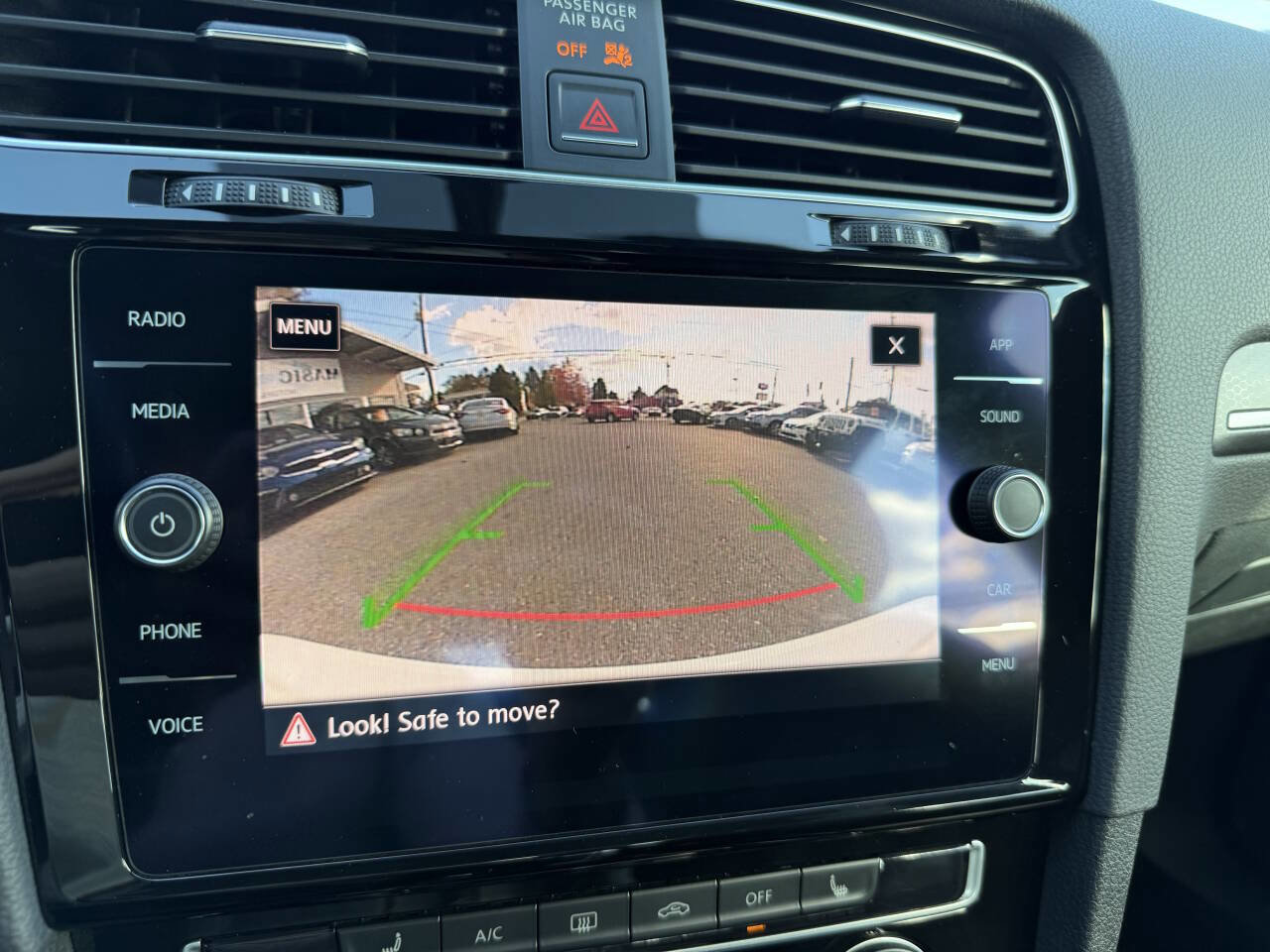 Used 2018 Volkswagen GTI SE image 23