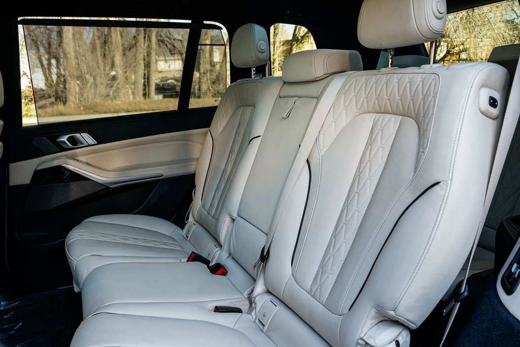 Used 2023 BMW X7 M60i w/ Executive Package image 17