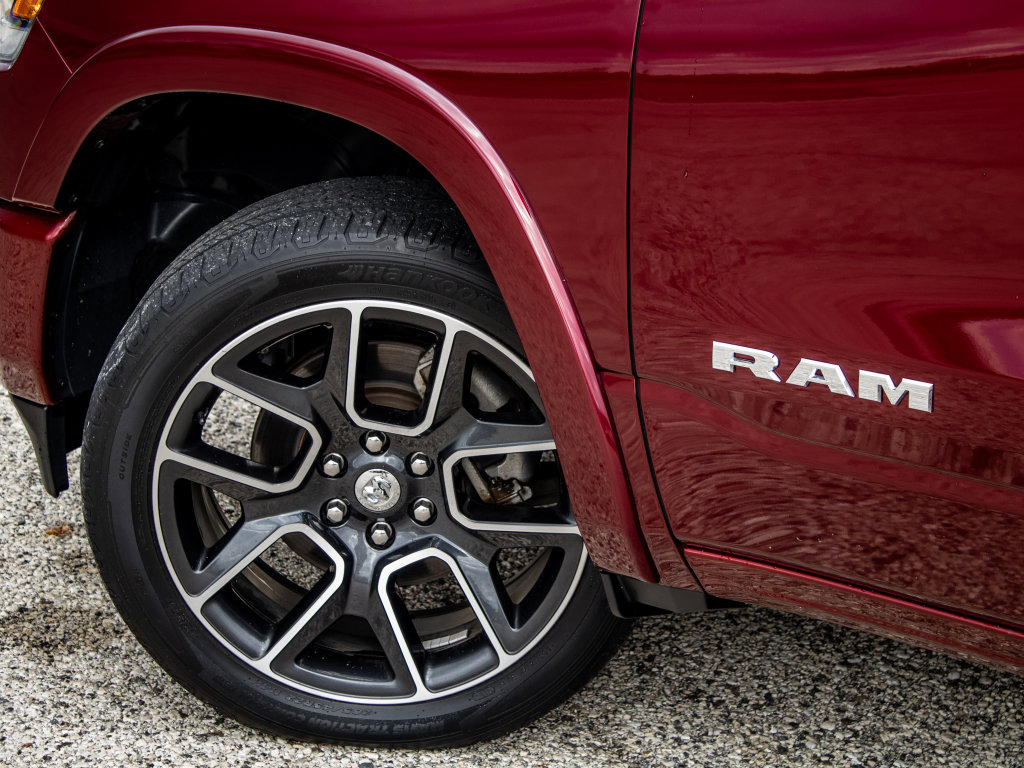 Used 2021 RAM 1500 Laramie AWD/4WD image 13