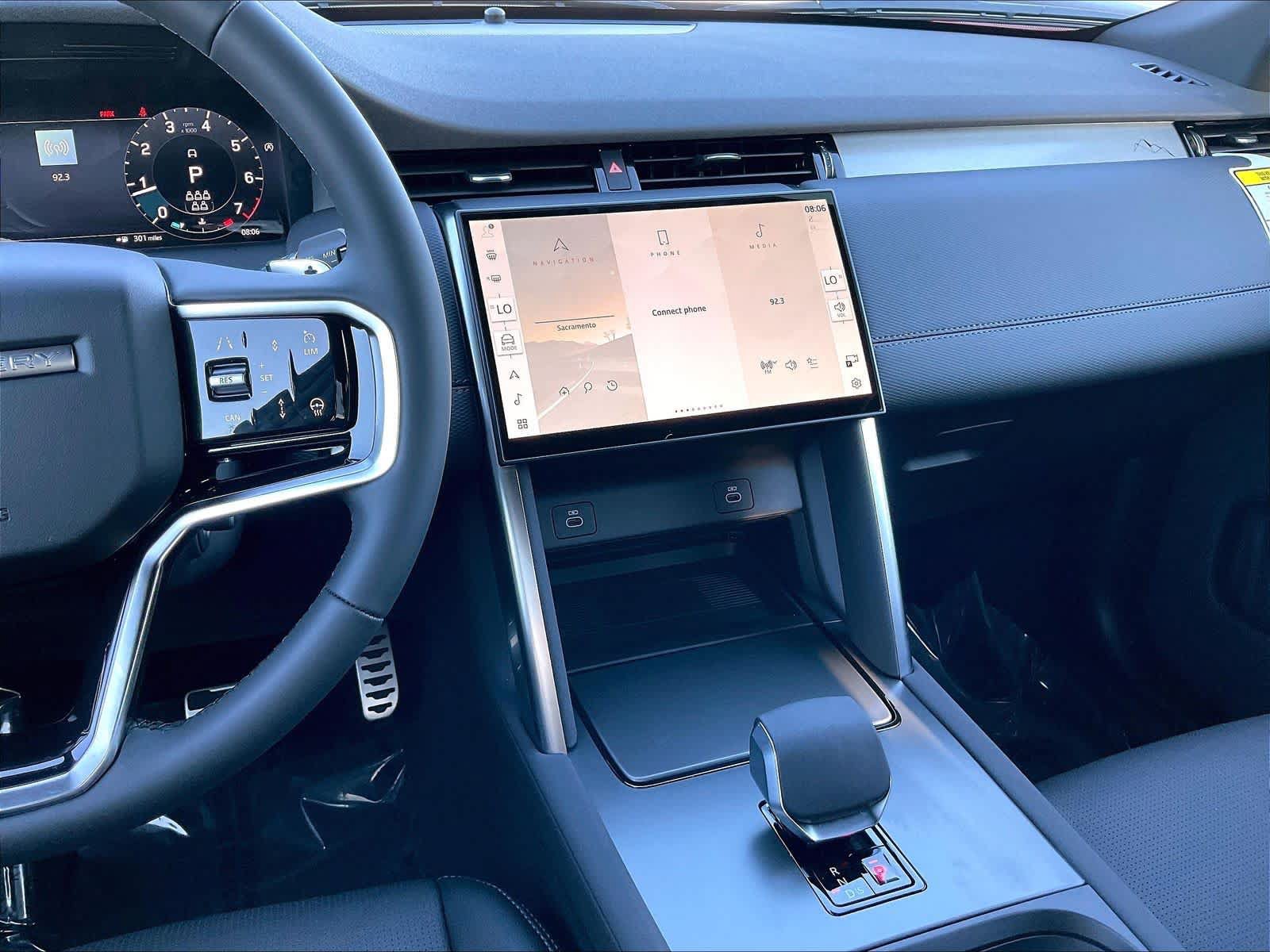 New 2026 Land Rover Discovery Sport Landmark AWD/4WD image 9