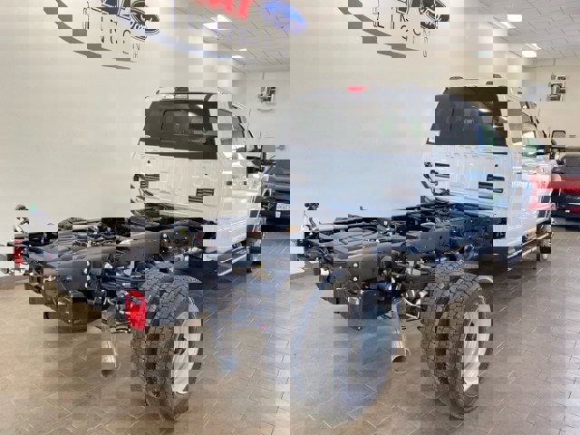 New 2025 Ford F550 4x4 Crew Cab image 7