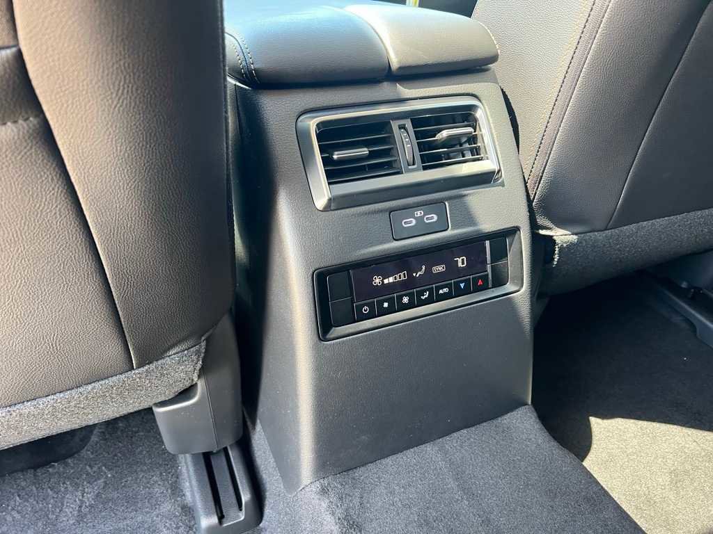 Certified 2025 MAZDA CX-90 3.3 Turbo w/ Preferred Package image 18