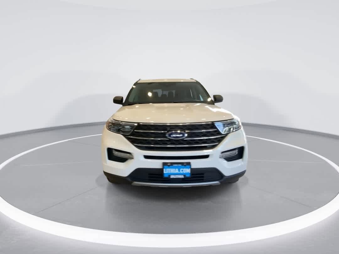 Used 2020 Ford Explorer XLT w/ Equipment Group 202A AWD/4WD image 3