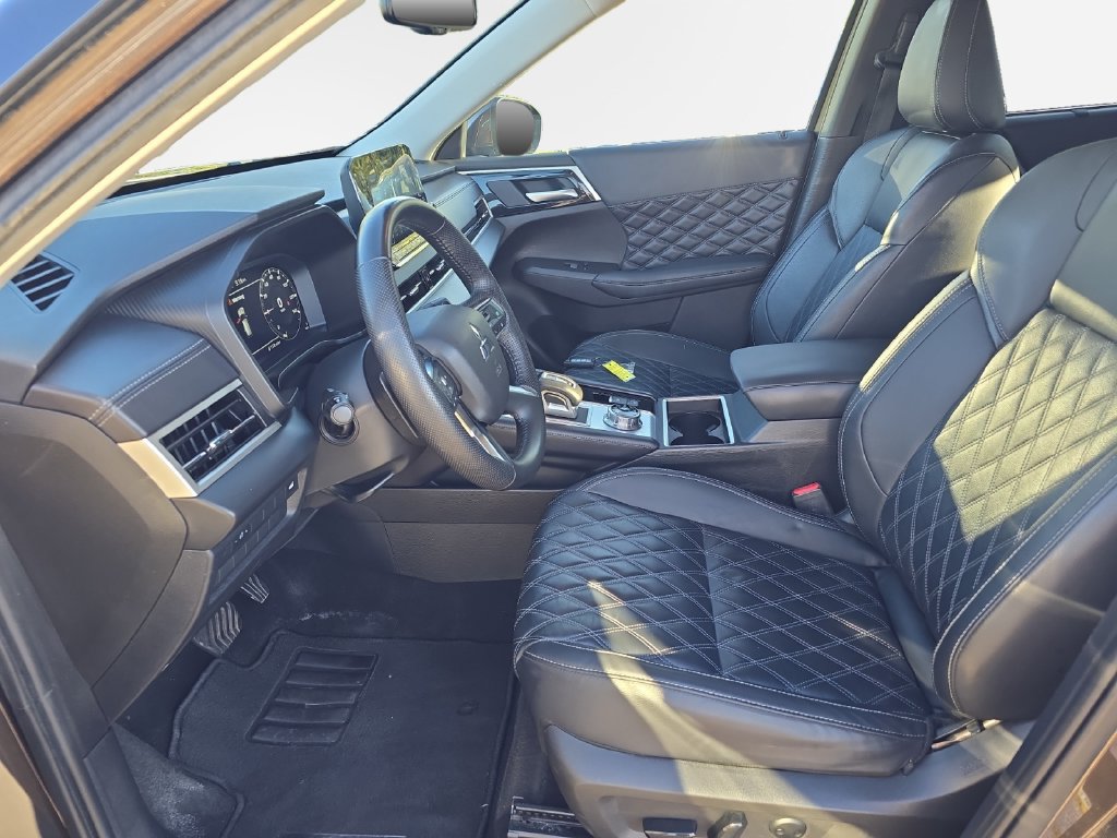 Used 2024 Mitsubishi Outlander SEL AWD/4WD image 12
