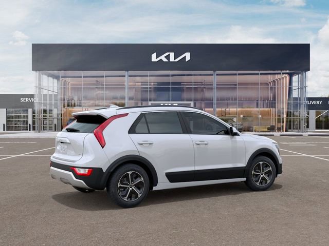 Certified 2025 Kia Niro LX image 6