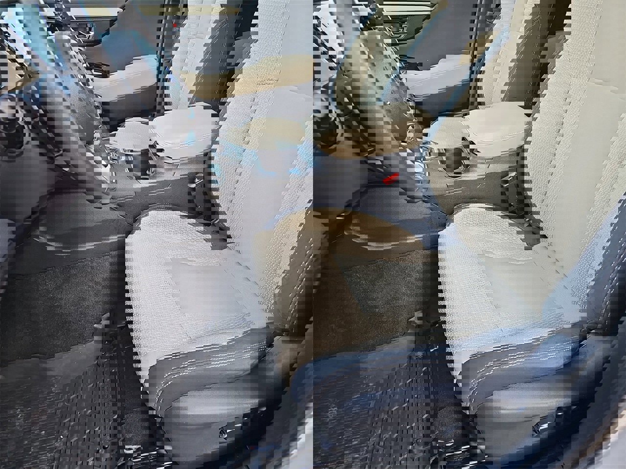 Used 2020 Subaru Outback Premium image 15