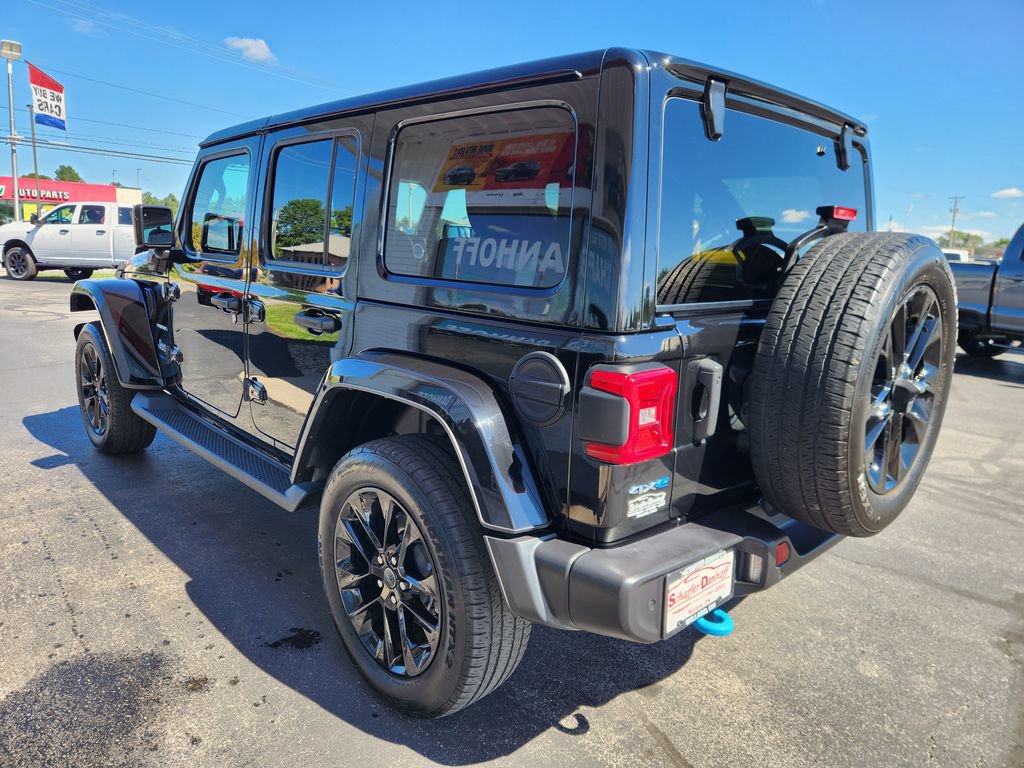 Used 2024 Jeep Wrangler Unlimited Sahara w/ Technology Group AWD/4WD image 5